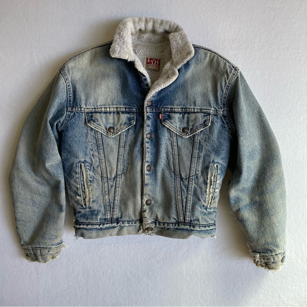 Vintage Levi's Blue Denim Sherpa-Lined Distressed Trucker Jean Jacket